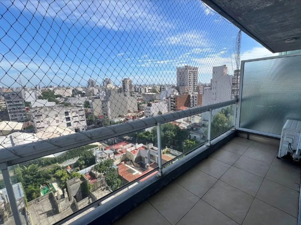 VENTA MONOAMBIENTE DIVIDIDO CON BAULERA EN FLORES foto 3