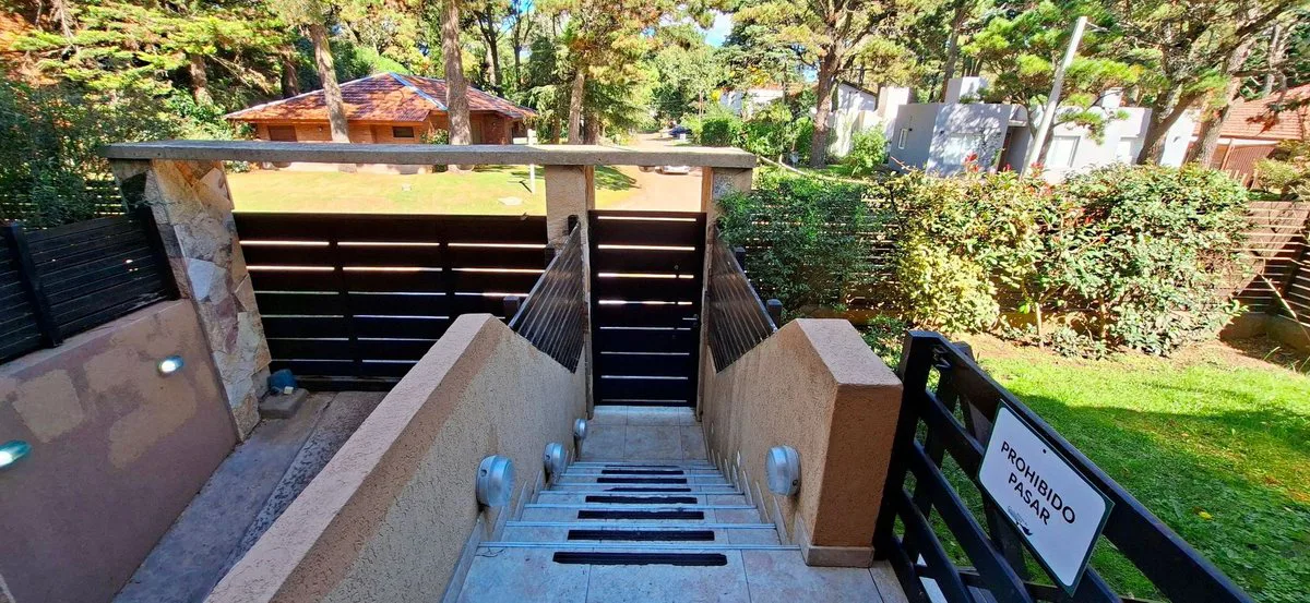Departamento a la Venta en Pinamar con Piscina foto 2