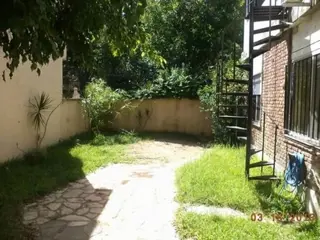 Casa 6 ambientes con patio- OLIVOS foto 1