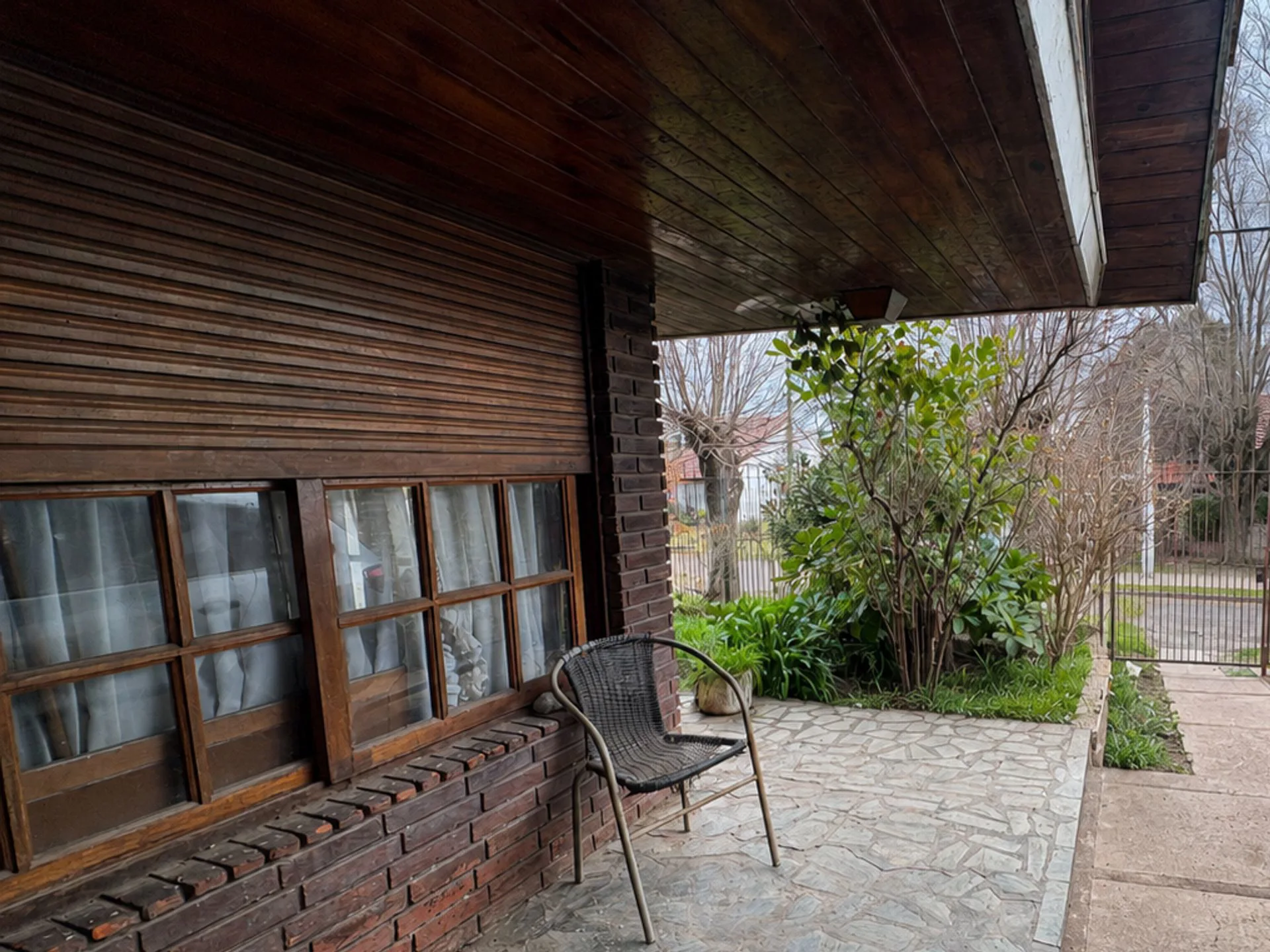 VENTA CASA 4 AMB. JURAMENTO CON GALPÓN Y PATIO foto 2