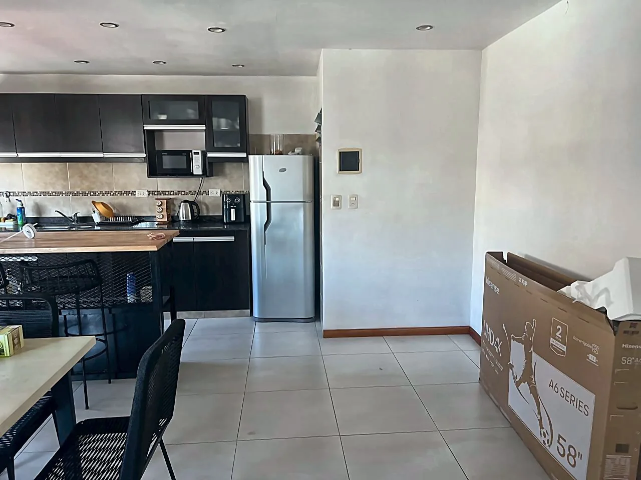 Casa imponente, piscina, cochera y 2 departamentos. de categoría foto 4