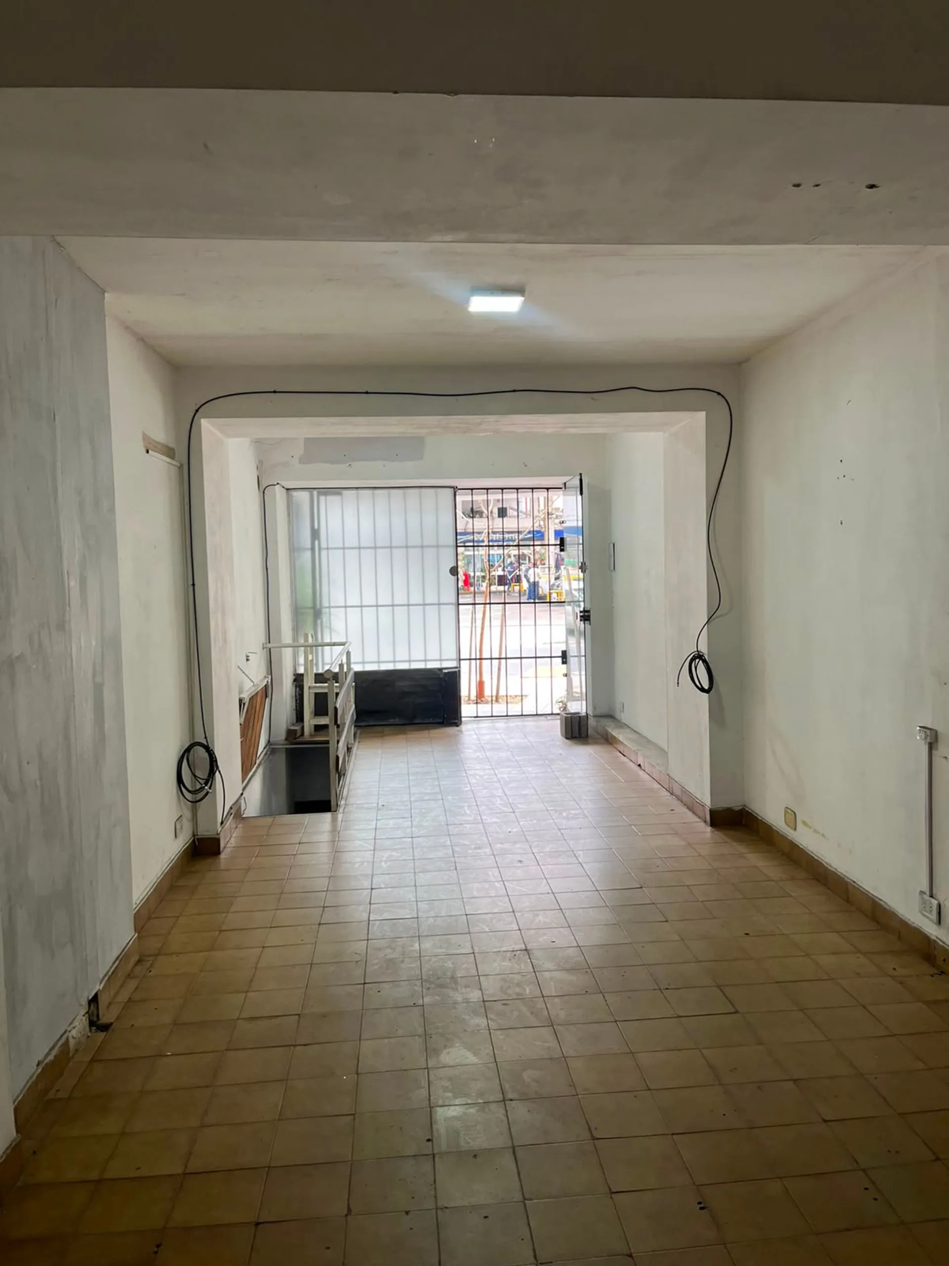 LOCAL COMERCIAL EN VENTA EN RECOLETA 67m2 TOTALES foto 2