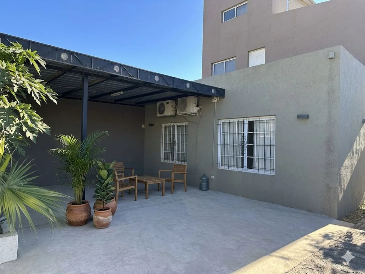 VENTA CASA MULTIFAMILIAR 5 y 4 AMB JOSE C PAZ foto 2