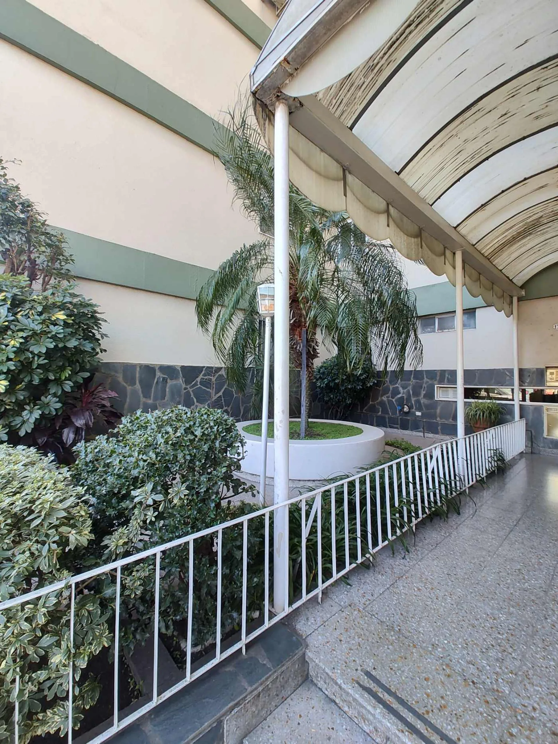 Venta departamento de 4 ambientes en Mataderos. foto 5