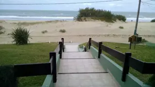 EXCELENTE OPORTUNIDAD DEPTO FRENTE AL MAR foto 1