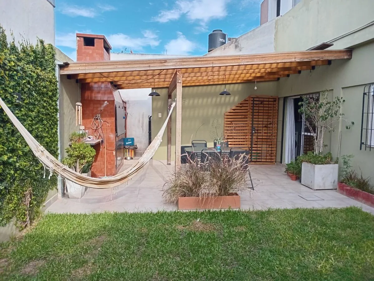 VENTA CASA MULTIFAMILIAR 6 AMBIENTES APTA CREDITO foto 5