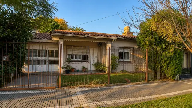 Venta | Casa 5 ambientes | Banfield