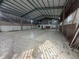 VENTA - Galpón 600 M2 - San Gerónimo Al 1000 - Villa Bosch foto 4