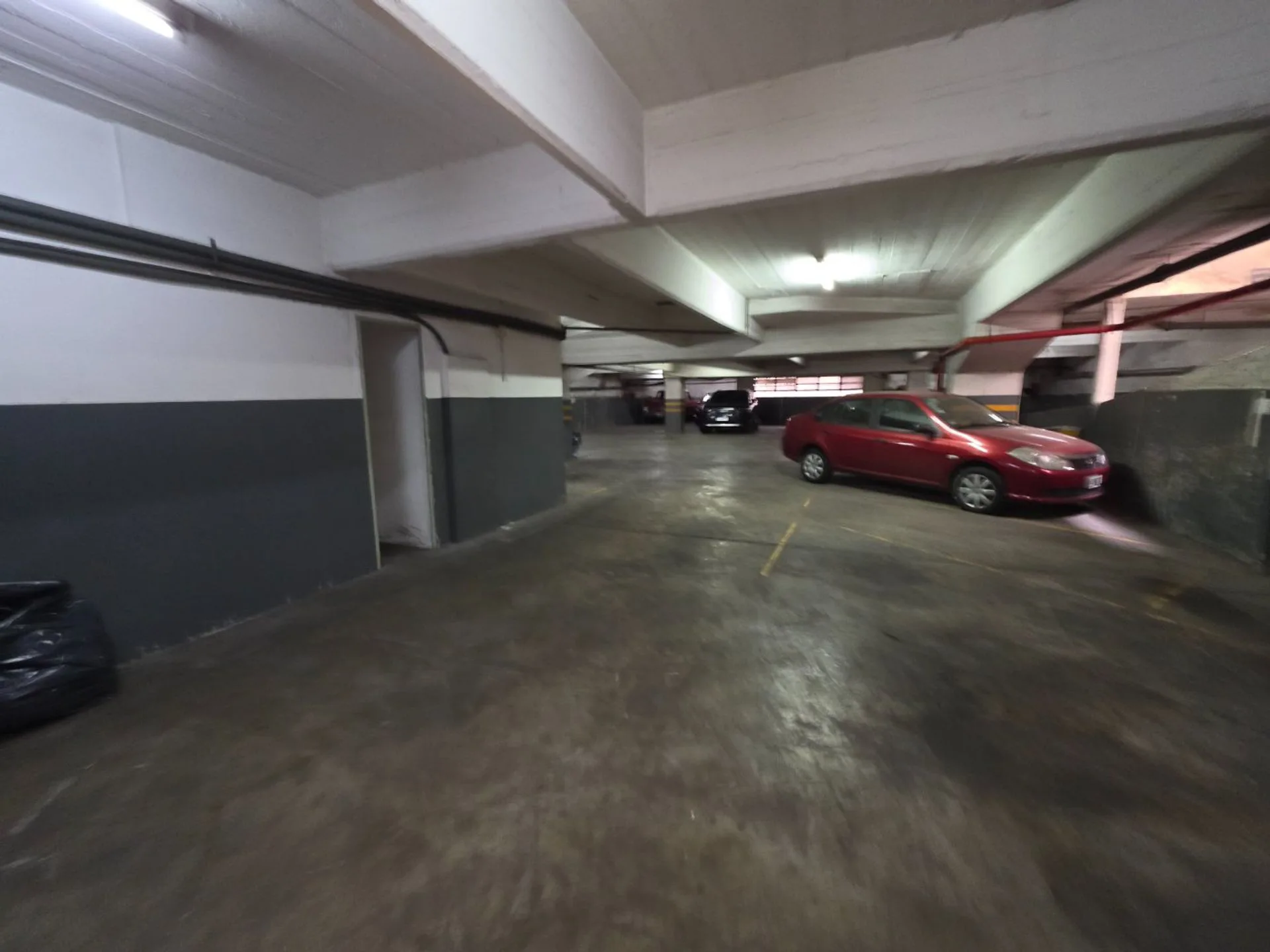 VENTA ESPACIO GUARDA COCHE - AMPLIO - VILLA LURO foto 3