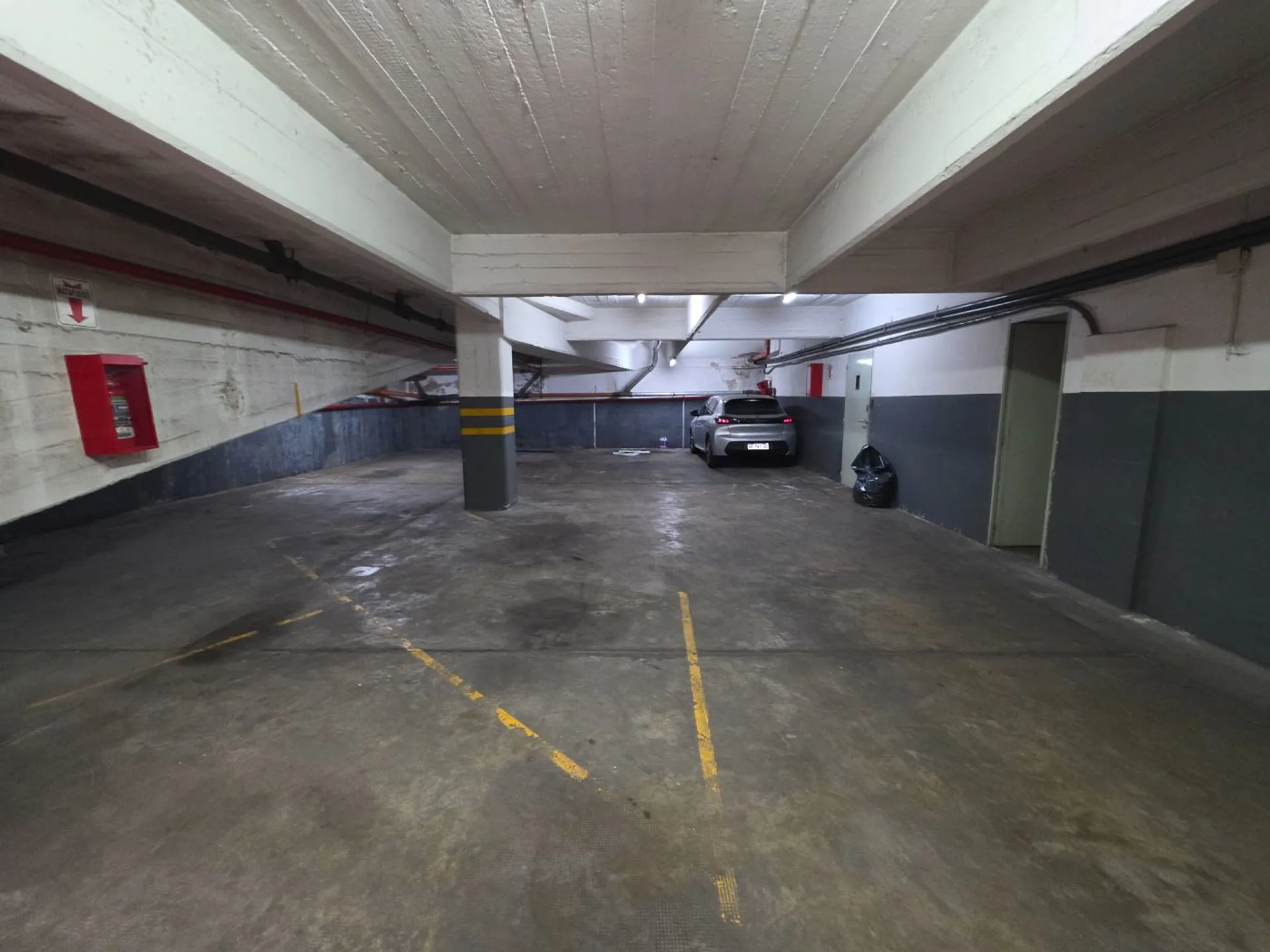 VENTA ESPACIO GUARDA COCHE - AMPLIO - VILLA LURO foto 4