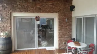 Excelente Casa de 5 Ambientes - Santa Rita 100 - Boulogne foto 3