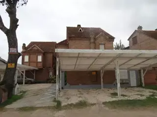 Excelente triplex en Pinamar a 100 metros del mar. Oportunidad! foto 1