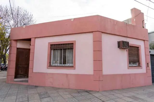 CASA 2 DORMITORIOS - PLENO CENTRO