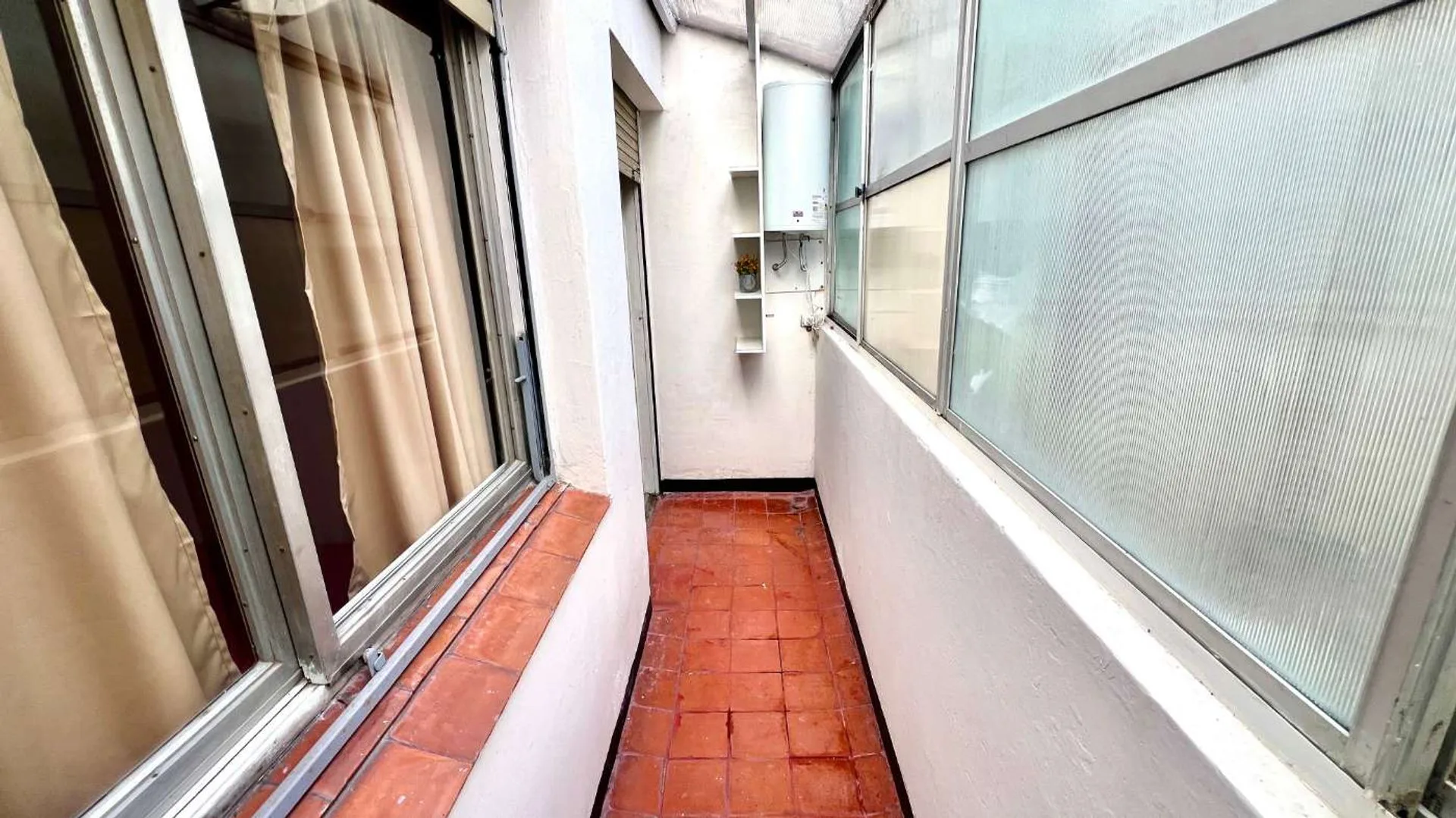 VENTA DEPTO 2 AMB LATERAL LUMINOSO 32 M2 CON PATIO foto 3