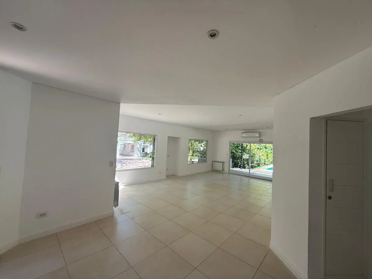 CASA EN VENTA BARRIO LOS PILARES oportunidad! foto 4