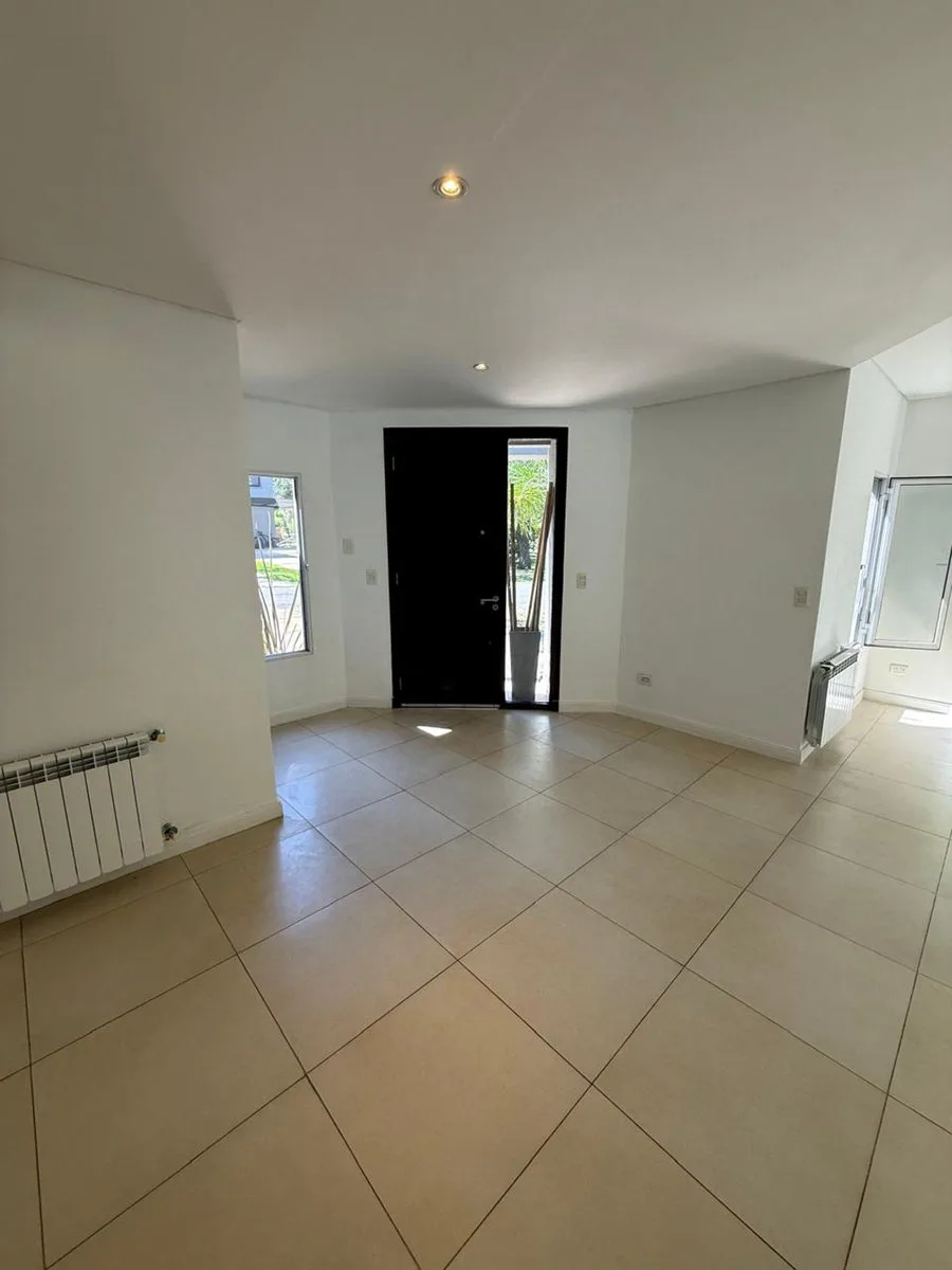 CASA EN VENTA BARRIO LOS PILARES oportunidad! foto 5