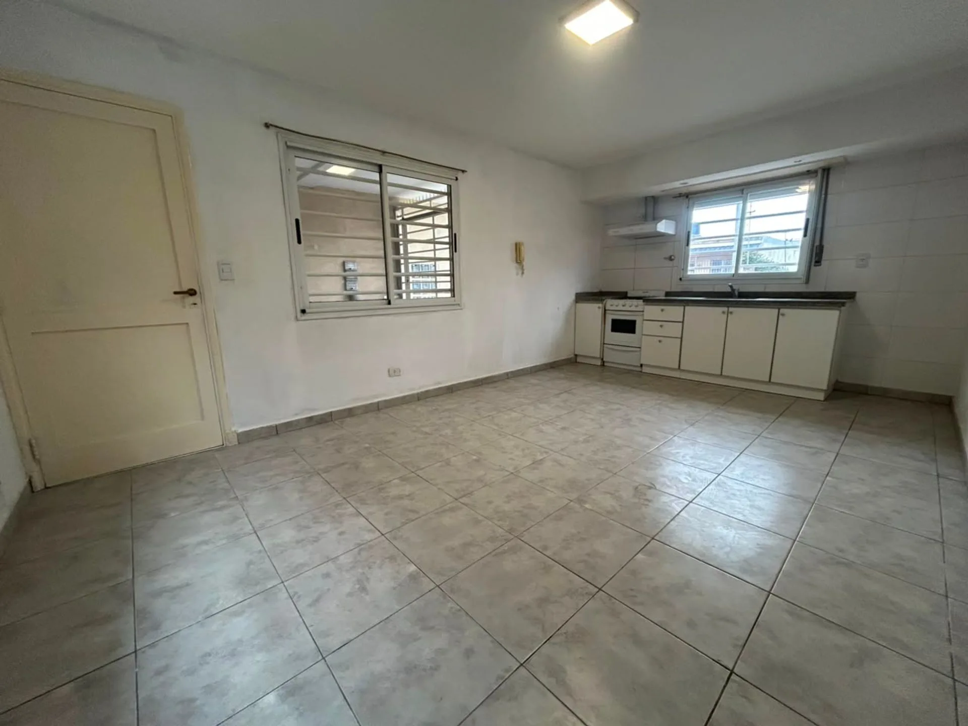 VENTA PH 2 AMBIENTES AL FRENTE VILLA PRIMERA foto 3
