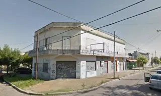 4 locales mas un salón en planta alta foto 1