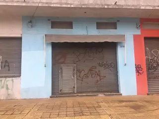 4 locales mas un salón en planta alta foto 4