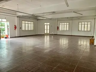 4 locales mas un salón en planta alta foto 5