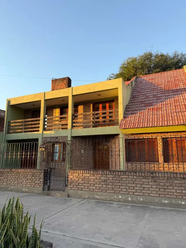 VENTA DE CASA EN EL CENTRO DE LA BANDA