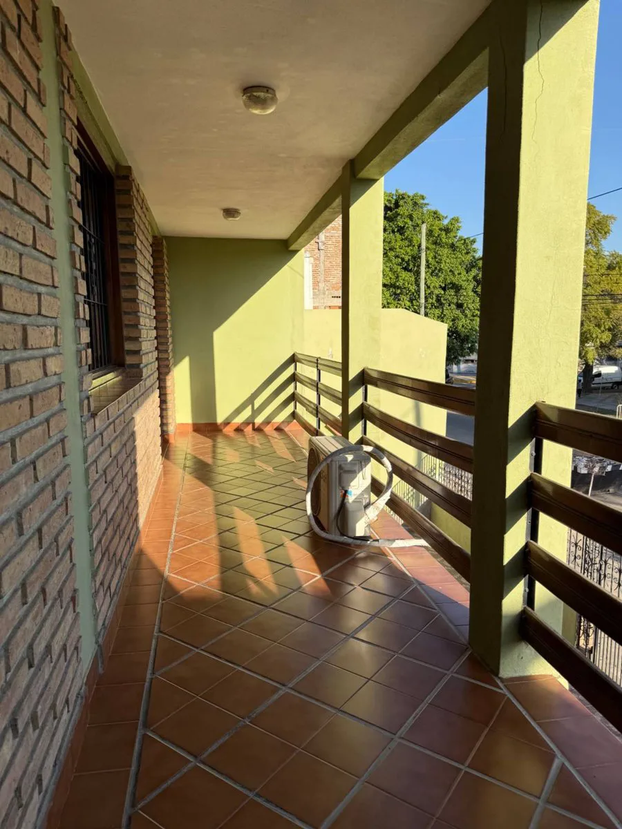 VENTA DE CASA EN EL CENTRO DE LA BANDA foto 3