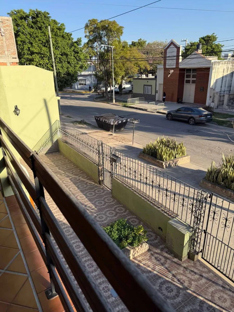 VENTA DE CASA EN EL CENTRO DE LA BANDA foto 4