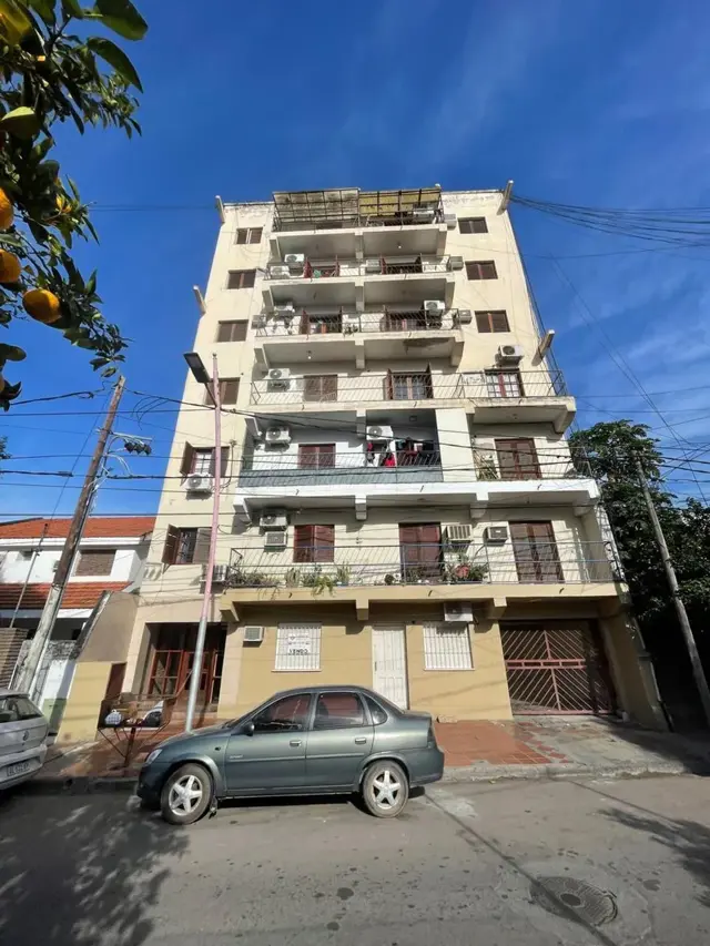 DEPARTAMENTO EN VENTA - PLENO CENTRO - PERU AL 200