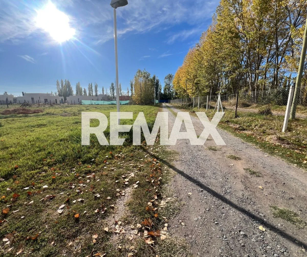 VENTA TERRENO Bº PRIVADO PLAZA PUEBLO - CIPOLLETTI foto 2