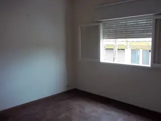 Alquiler departamento 3 ambientes La Tablada.- foto 3