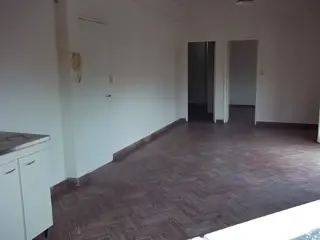 Alquiler departamento 3 ambientes La Tablada.- foto 5