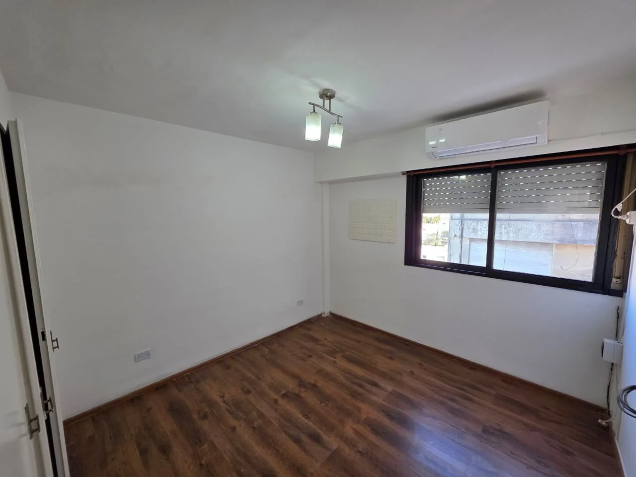 DEPARTAMENTO 2 AMBIENTES EN MORON CENTRO - VENTA foto 5