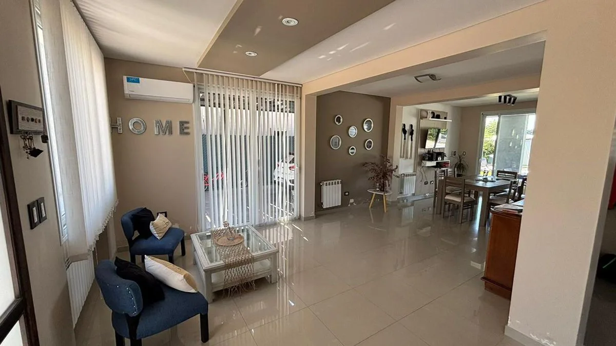 VENTA GRAN CASA BARRIO PRIVADO PORTICO DEL SOL II foto 3