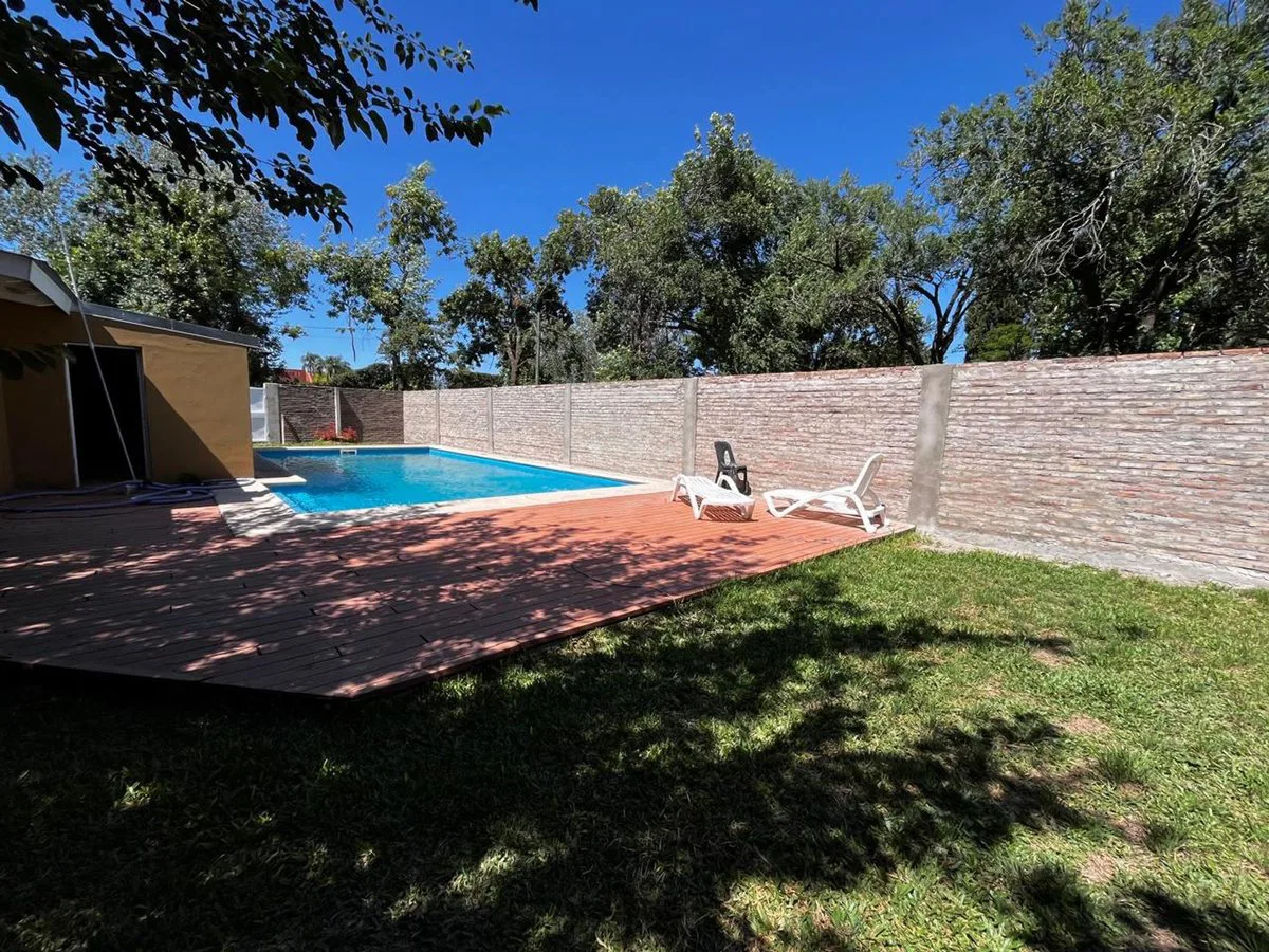 VENTA QUINCHO EN FUNES CON PILETA 1 DORMITORIO foto 2
