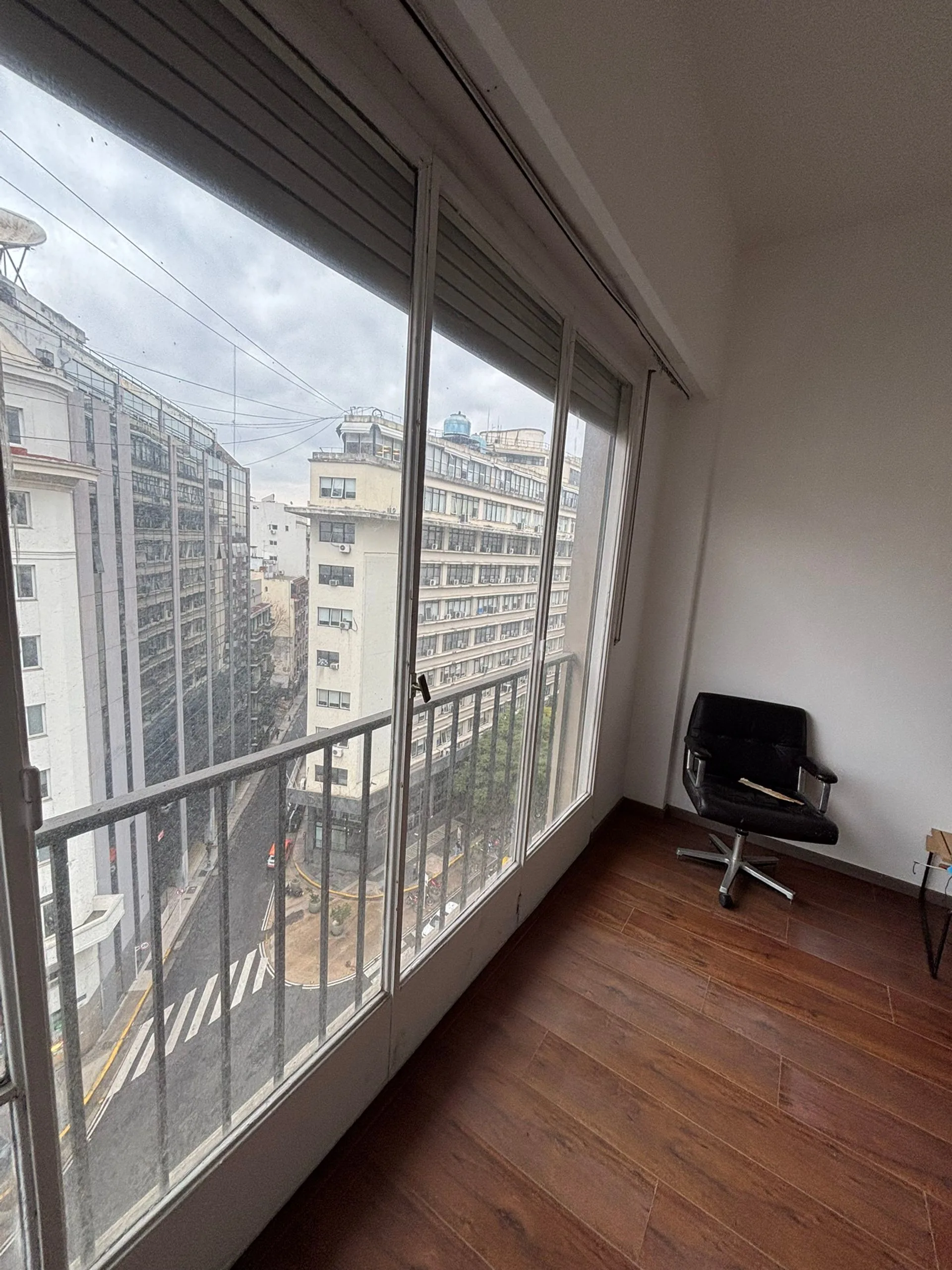 Departamento/Oficina 4 amb piso alto foto 5