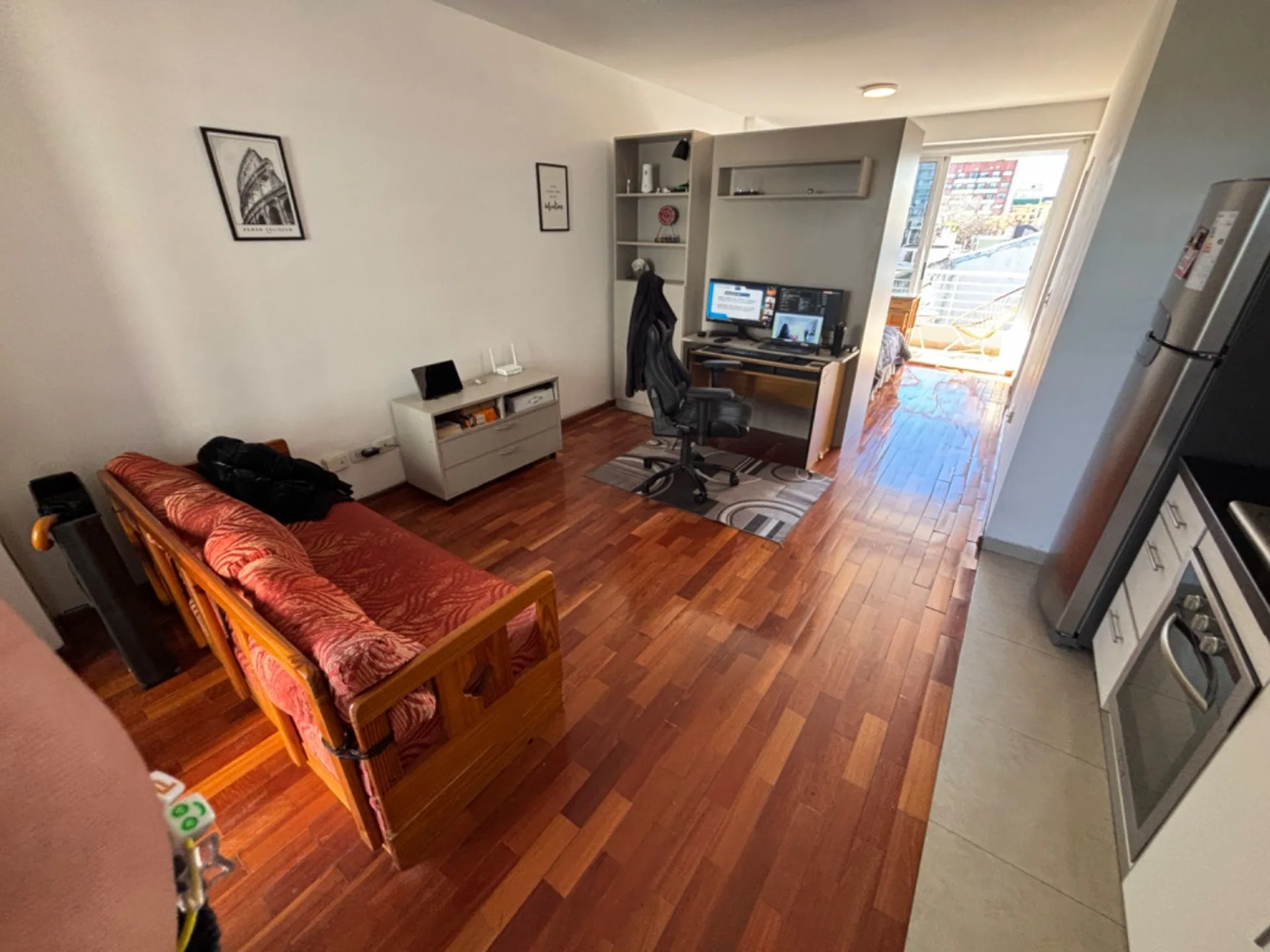 MONOAMBIENTE VENTA con 2 balcones / SUM / Parrilla foto 2