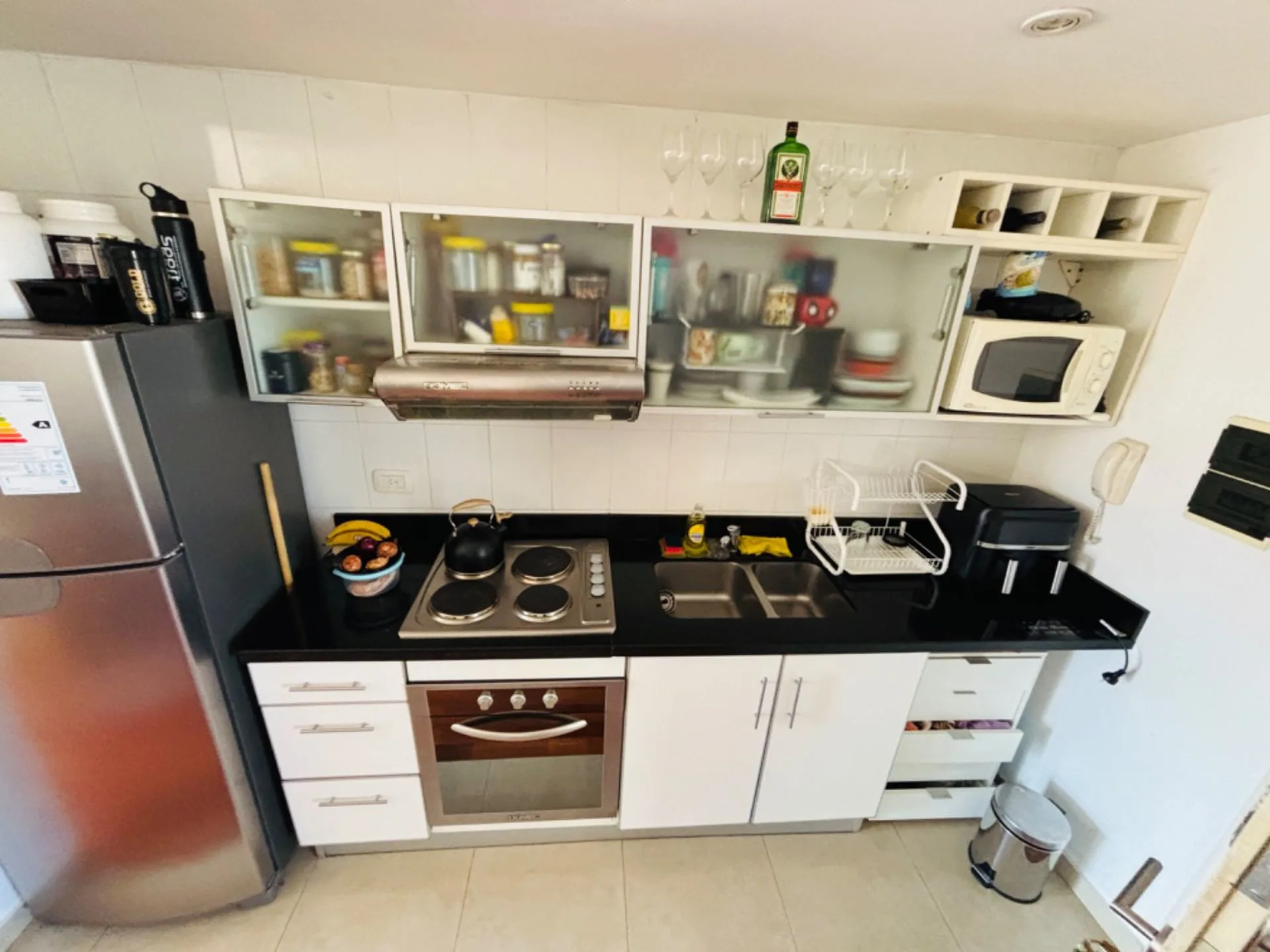 MONOAMBIENTE VENTA con 2 balcones / SUM / Parrilla foto 3