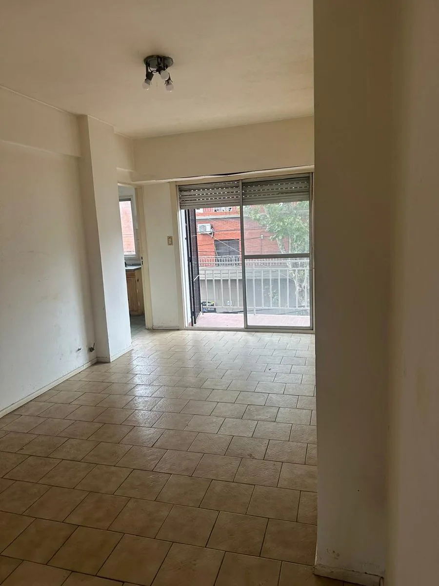 DPTO EN VENTA 2 AMB  LANUS ESTE foto 2