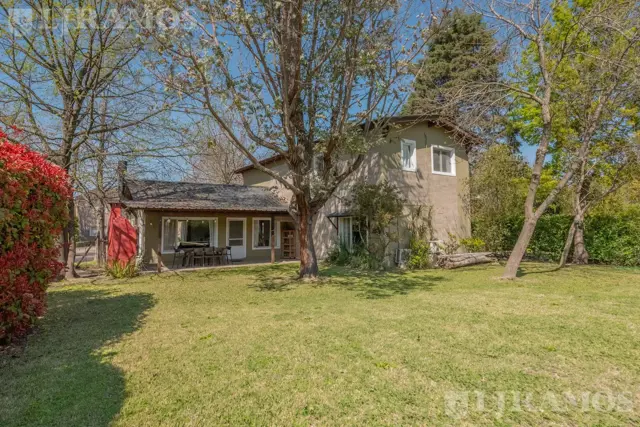 Casa Amoblada en Alquiler | B Cerrado Santa Silvina – Pilar | 4 Dormitorios, Pileta y Gran Parque