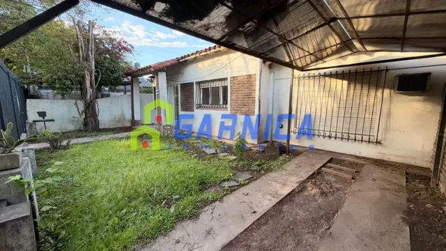 Casa al frente en alquiler en Ecuador 1187, Ituzaingó