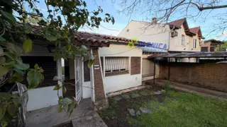 Casa al frente en alquiler en Ecuador 1187, Ituzaingó foto 2