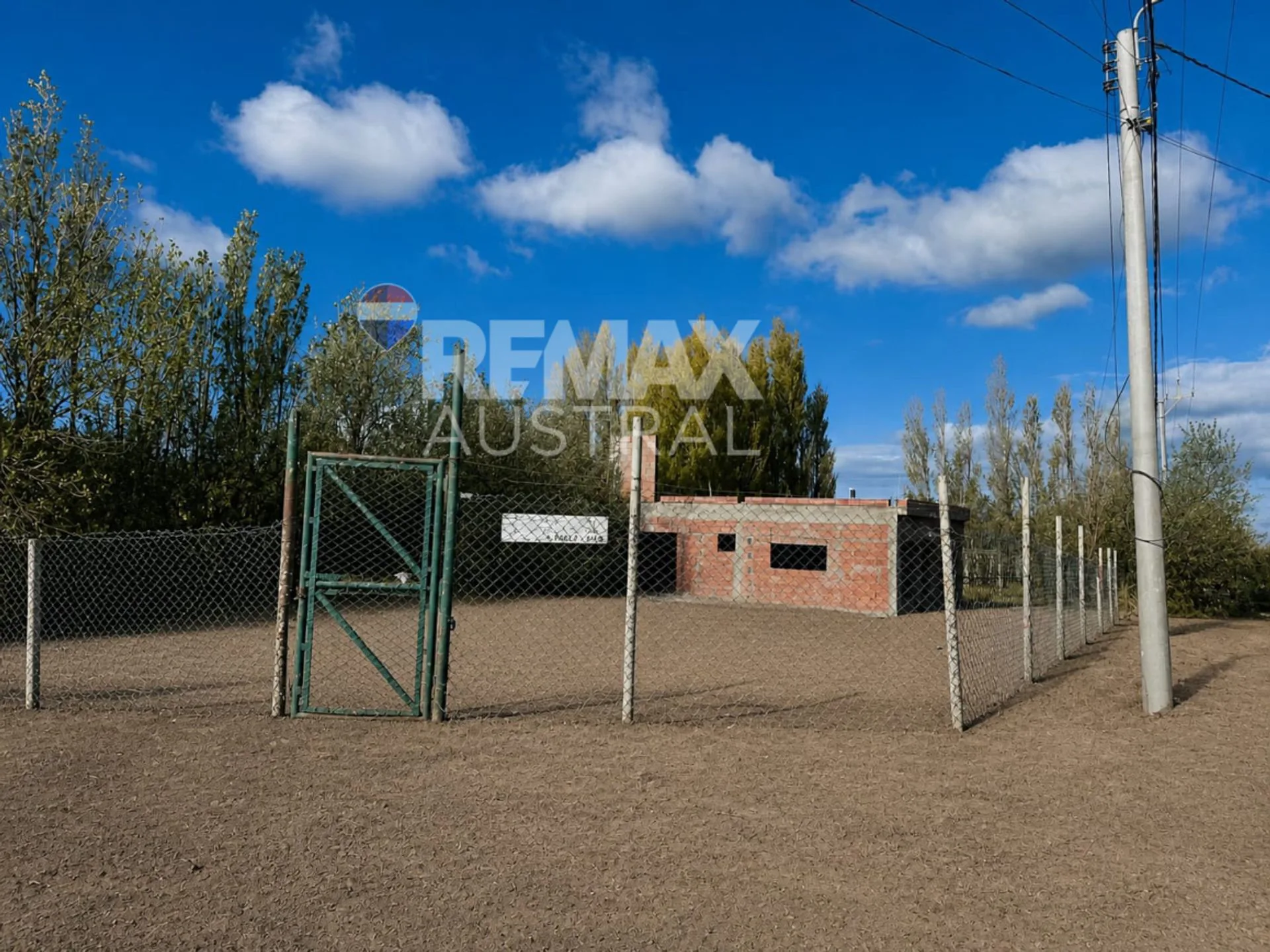 CASA A TERMINAR CON LOTE DE 557 MTS2 foto 5