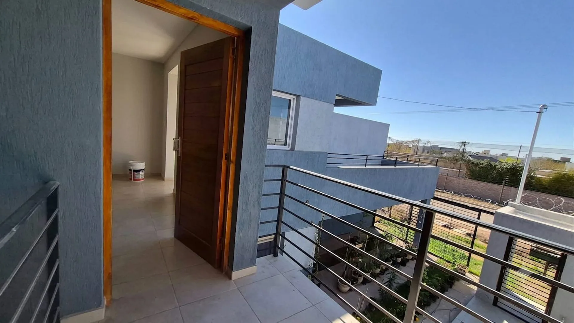 DEPARTAMENTO DE 2 HABITACIONES, TERRAZA Y COCHERA foto 2