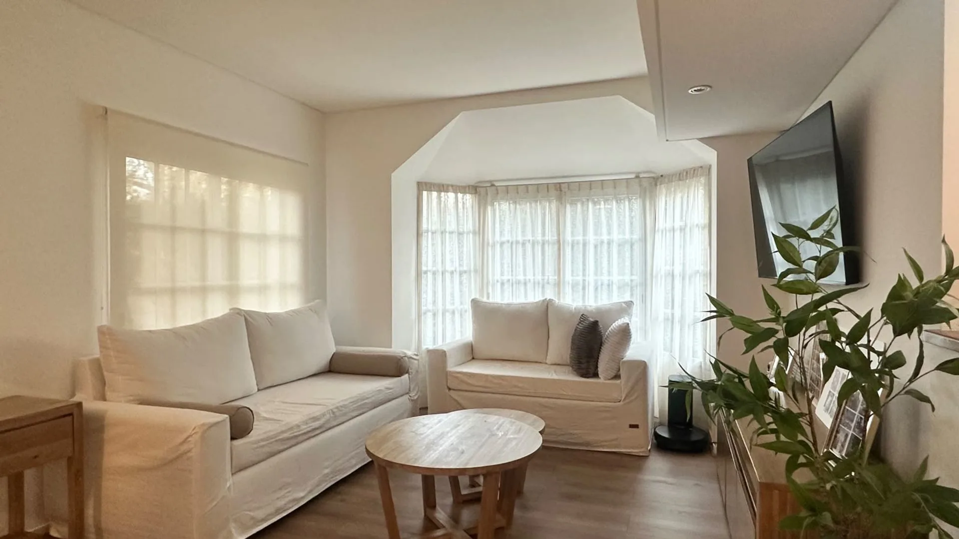 Casa en venta en Solar del Bosque | Refaccionada foto 4
