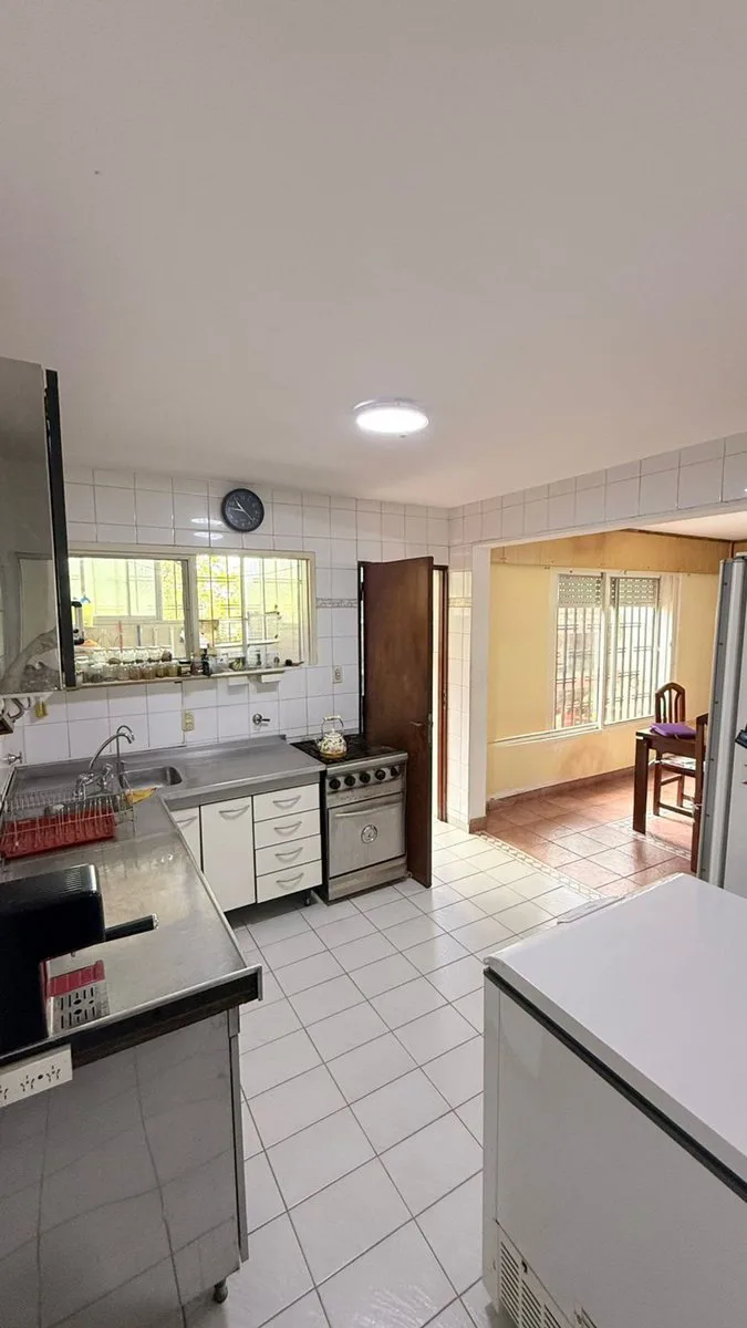 Casa P. alta 4 dorm, calle Mendoza y Laprida foto 2