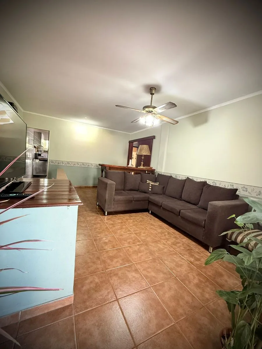 Casa P. alta 4 dorm, calle Mendoza y Laprida foto 3