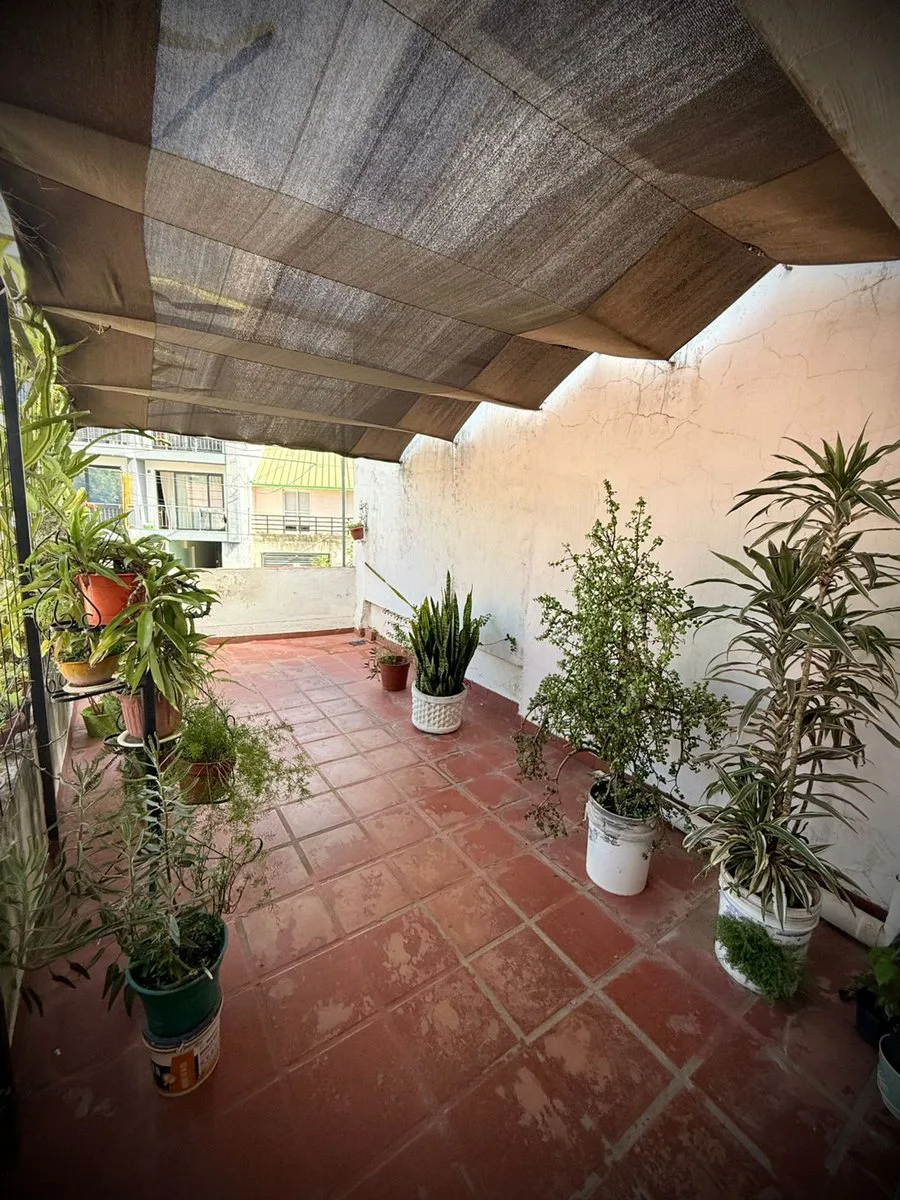 Casa P. alta 4 dorm, calle Mendoza y Laprida foto 4