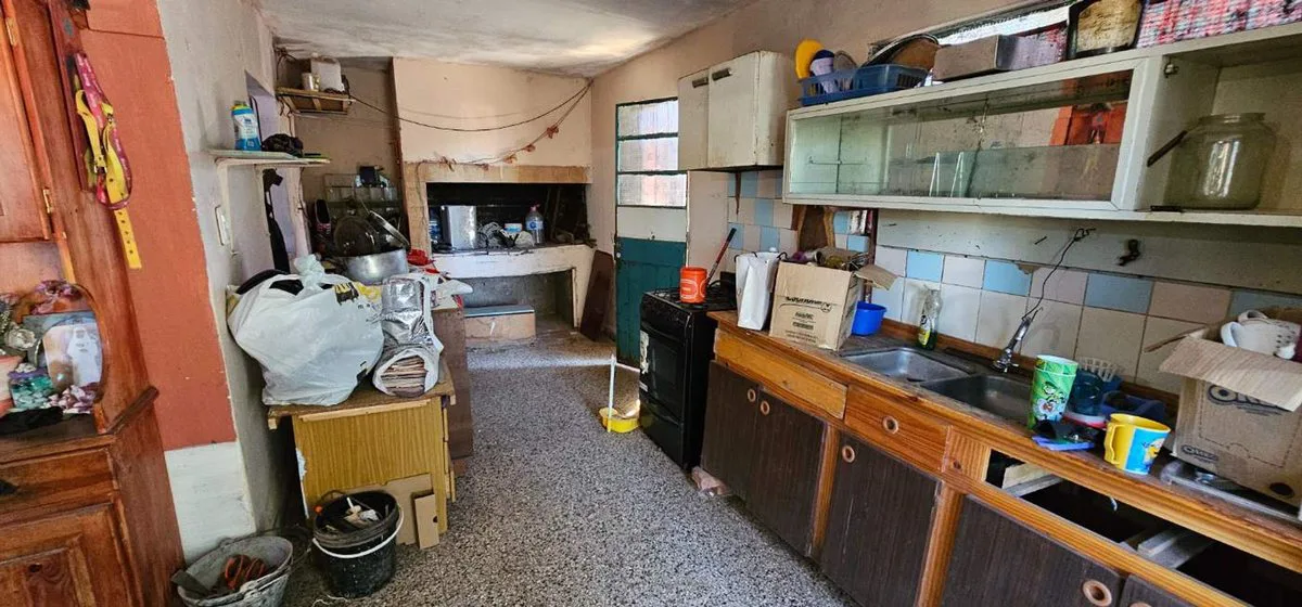 OPORTUNIDAD, CASA QUINTA A REFACCIONAR foto 3