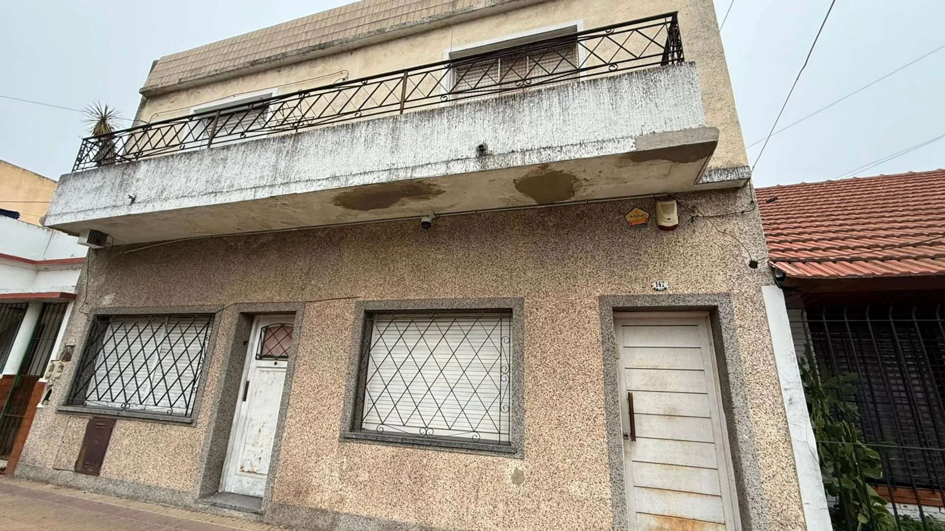 PH TIPO CASA EN VENTA 4 AMB CON PATIO Y QUINCHO foto 2
