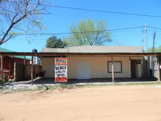 Local comercial y dos Deptos sobre Ac. Dr. Bastián. SAN JOSE. foto 1